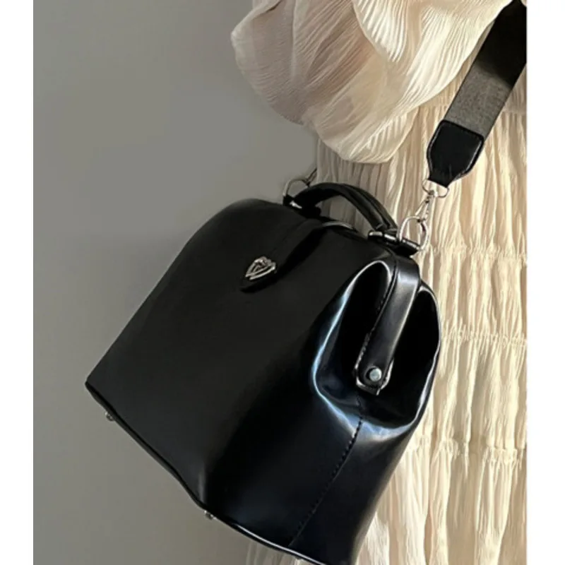 Sac à bandoulière simple pour femme, sac à dos polyvalent, sac messager de luxe, grande capacité, haute qualité, initié