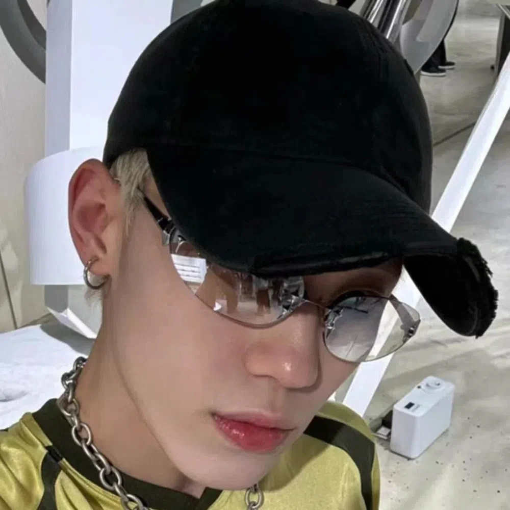 Y2K Style Frameless Sunglasses Trend UV Protection Decorative Sun Glasses Vintage Light Weight Punk Eyeglasses Unisex view 2