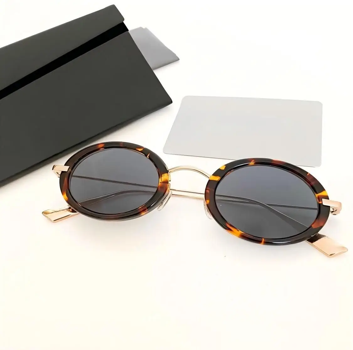 

Sunglasses with Dark Gray Lenses, Gold Metal Bridge & Temples, Retro Luxury Eyewear for Daily Outings & Style Matching