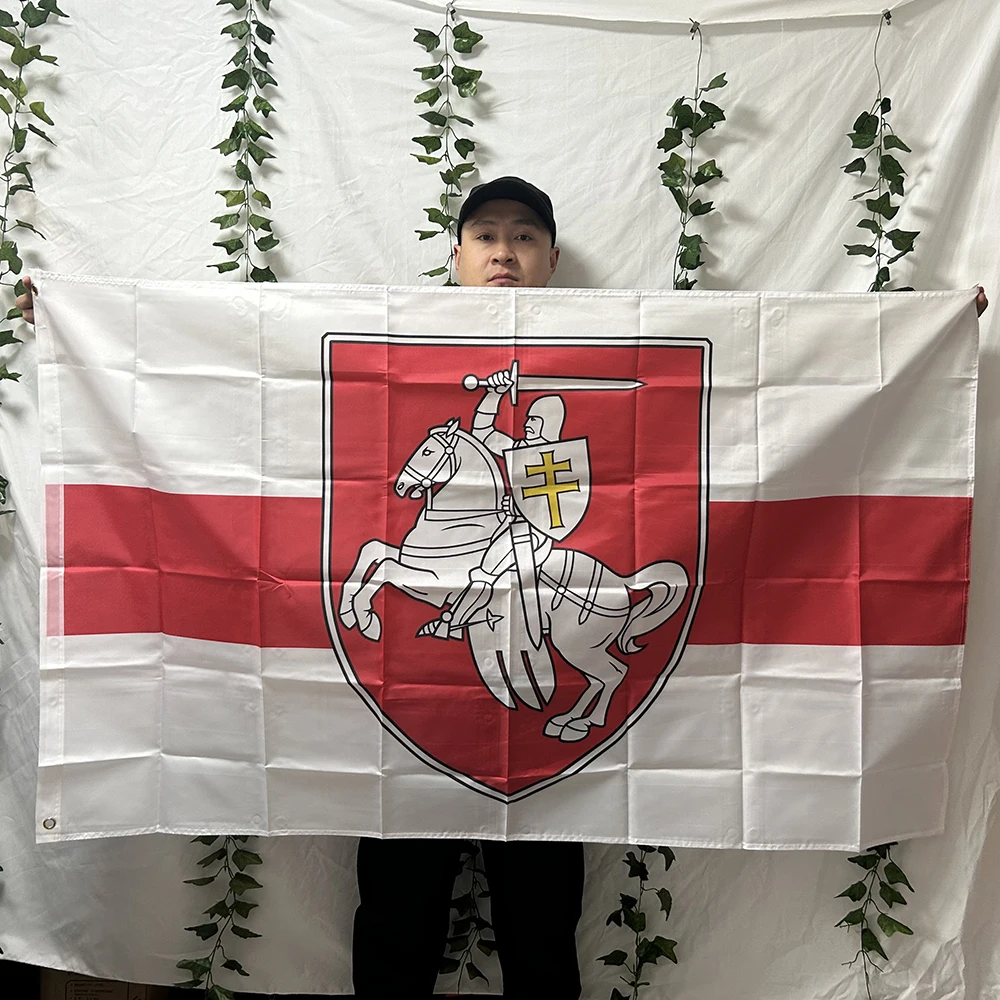 TIKI FLAG روسيا البيضاء فارس العلم 150X90CM روسيا البيضاء البيلاروسية مع معطف الأسلحة العلم 3X5FT روسيا البيضاء راية للزينة