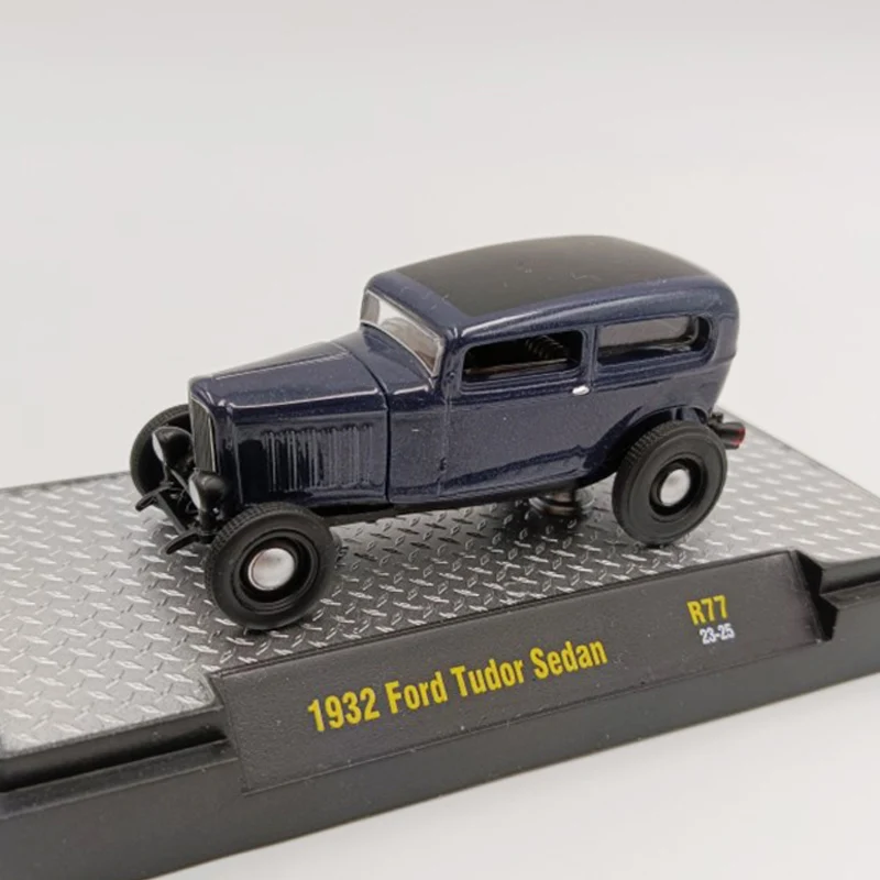 

Литая модель автомобиля Ford Tudor из сплава 1:64 масштаб 1932, винтажная модель автомобиля, Коллекция классических игрушек для взрослых, сувенир, подарок, статический дисплей