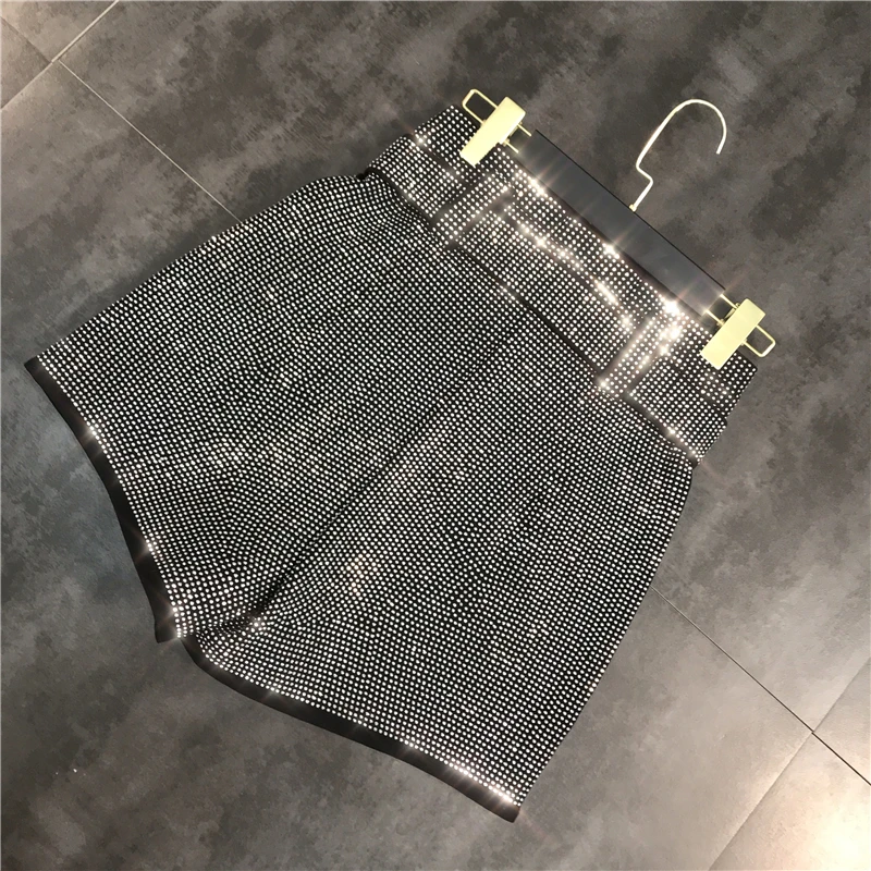 iny الماس مربوط الثقيلة دو ort السراويل المحملة ربع طول المرأة Faionable بناطيل كاجوال فاخر Sle الخريف 2025