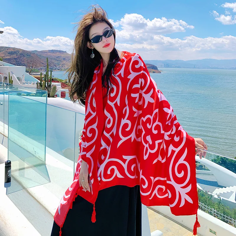 

beach towel travel and leisure, comfortable, breathable, soft, two-tone vine pattern, scarf, tr