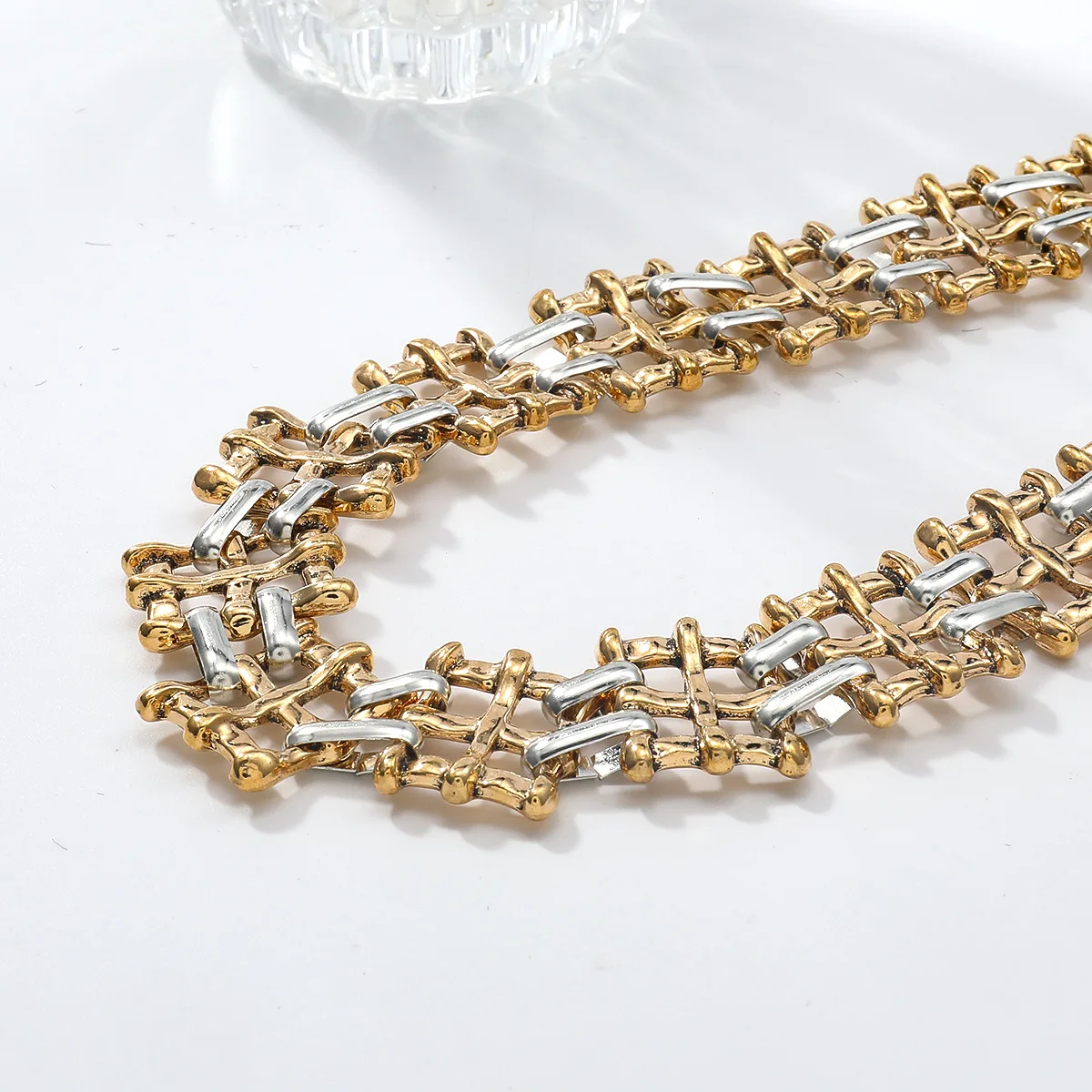 Vintage Gold-Silber Geflochtener Gewebter Halsreif für Damen, Auffällige Metallketten-Halskette, Schmuck für Feiertage und Partys – Detail 7