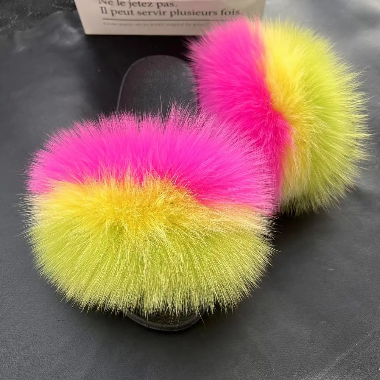 

Dropshipping Colorful Fur Slippers Women's Four Seasons Flip Out Home Beach Fox Fur Sandals Casual and Versatile Women's Sandals