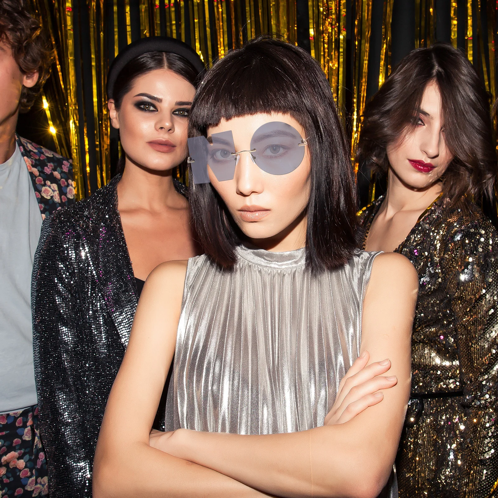 

1Pair Creative Letter Sunglasses Stylish Festival Party Photo Props Popular Chic Beach Eyewear Sunglasses Party Glasses