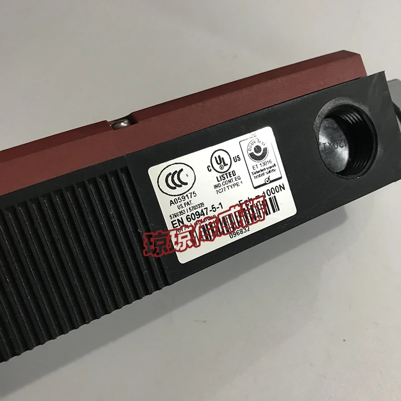 Allemagne EUCHNER TP4-4141A024M Interrupteur de sécurité, serrure de porte de sécurité