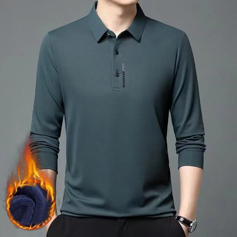 قميص بولو بأكمام طويلة للرجال في خريف وشتاء 2025 مع ياقة مخملية مضافة، قمة رجالية عصرية وغير رسمية