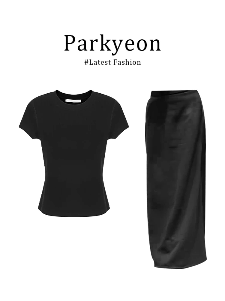 

Корейский стиль: повседневный черный комплект из укороченной футболки с коротким рукавом и прямой юбки-трубки, летний тонкий модный комплект для женщин.