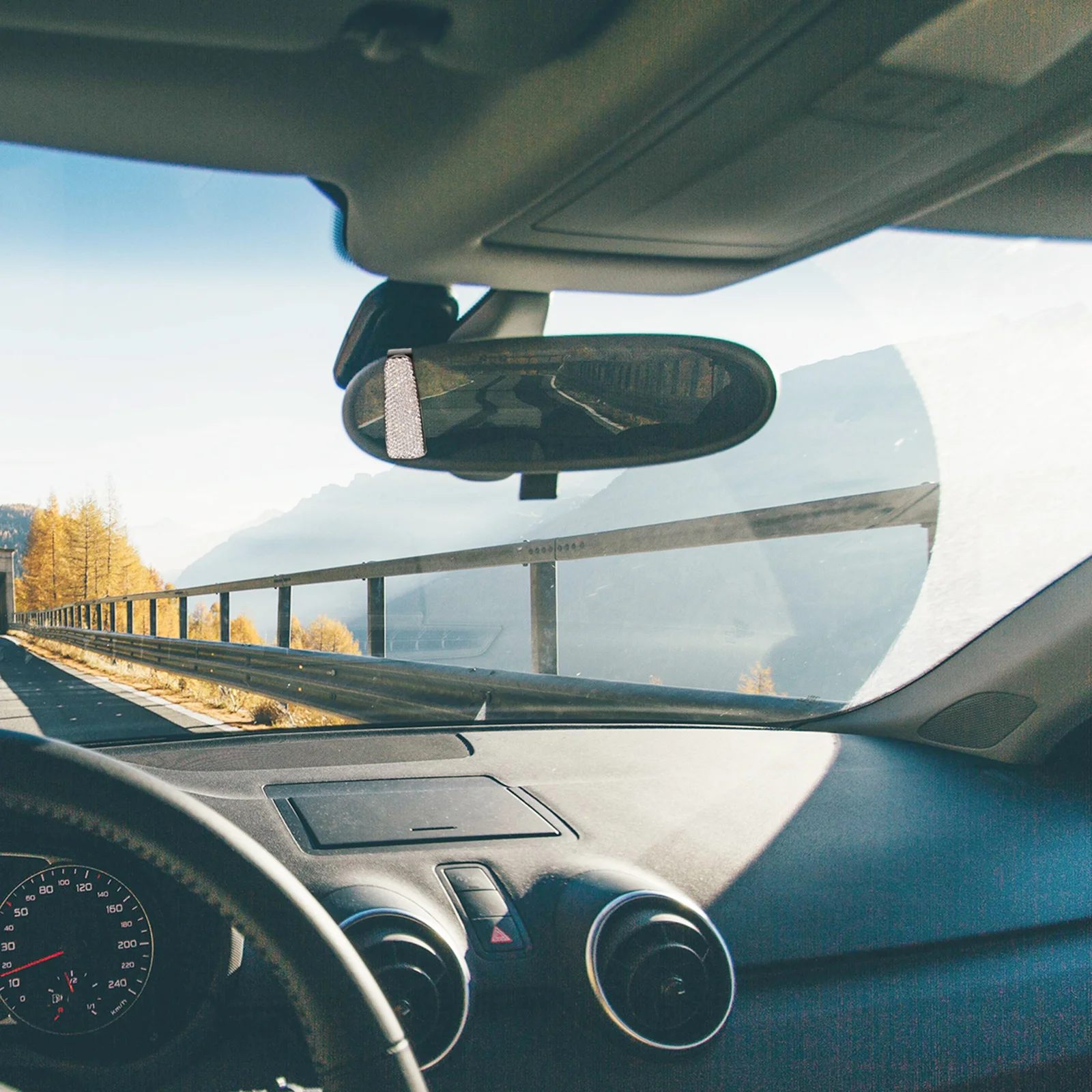 

2Pcs Car Sun Visor Glasses Holder Clip Sunglasses Eyeglass Organizer Extra Card Holder Prevent Drop Scratch Damage