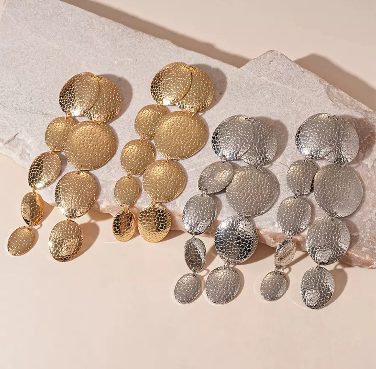 European and American bestseller, metal-like oval texture, smooth surface, long style, tassel earrings, personality, temperament