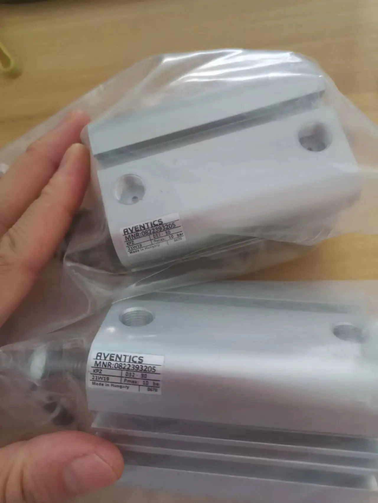 Aventics Pneumatic Cylinder 0822332402