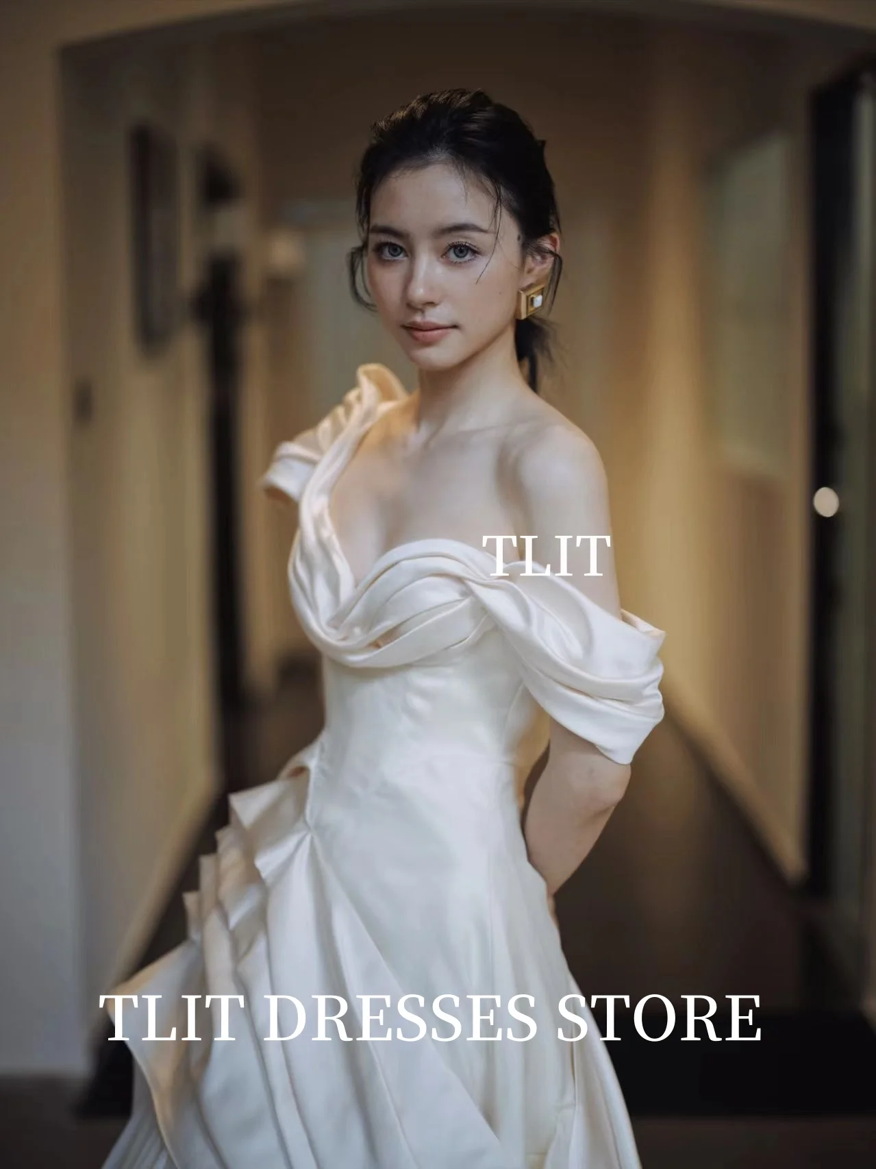 فساتين زفاف أنيقة من الساتان والحرير من TLIT فساتين زفاف كورية لالتقاط الصور بدون أكتاف فستان زفاف شيفون مخصص