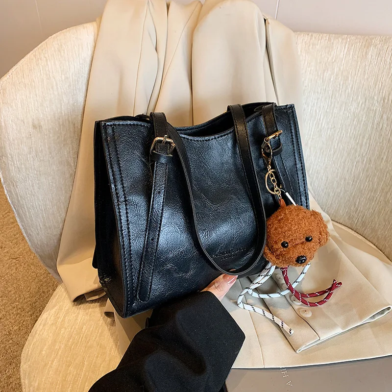 Niche design versatile ins shoulder armpit bag commuter tote