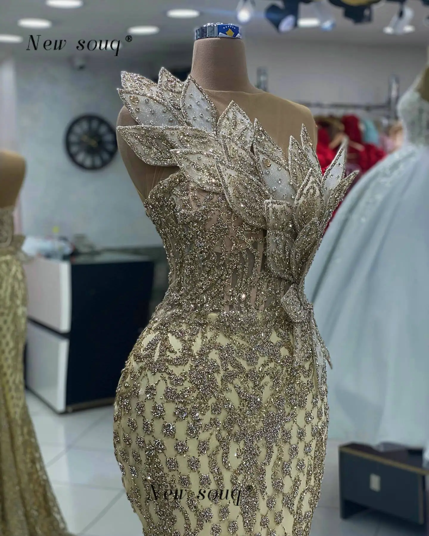 

Sparkling 3D Leaf Design Long Mermaid Evening Dresses Sleeveless Maxi Corset Night Party Gowns Arabic Formal Sequins Abiye