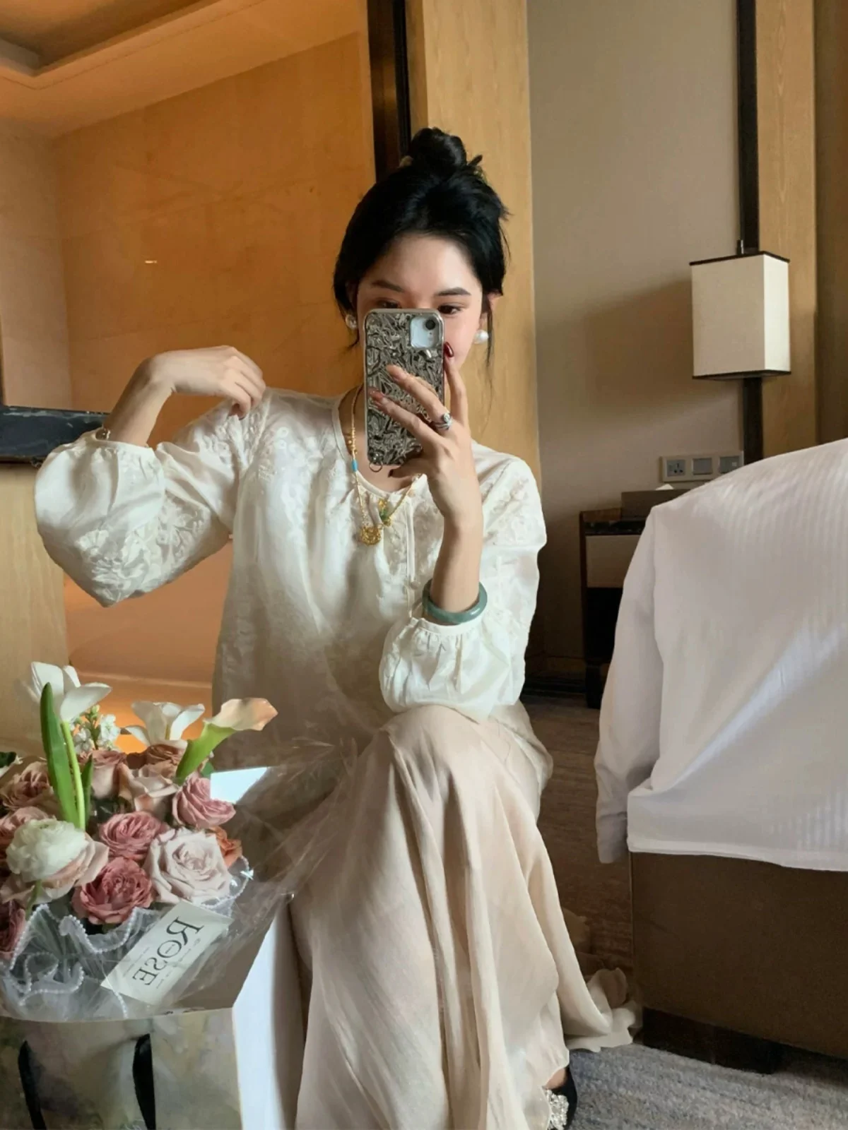 

Новая китайская рубашка с вышивкой в круговой форме, в прохладных тонах, с тяжелой отделкой, на пуговицах, с длинным рукавом, женская повседневная рубашка для работы и отдыха