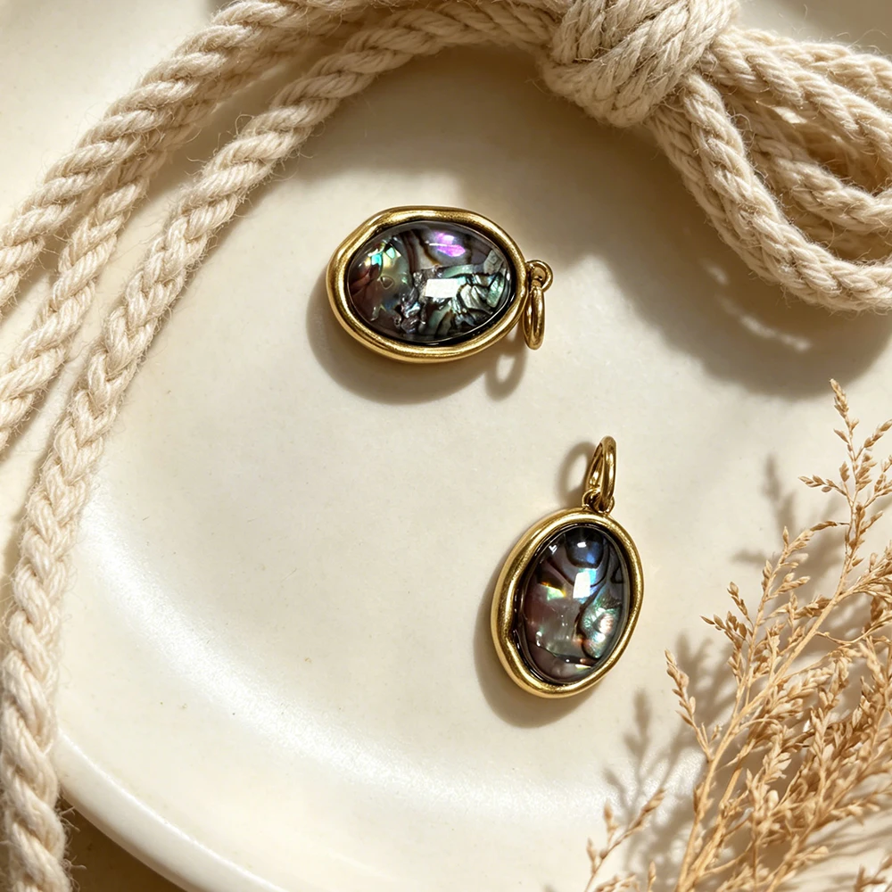 1PCS Natural Shell Metal Frame Charm Pendant Series Separately Sold Four Silhouettes Round Striped Mother Of Pearl Disc Oval