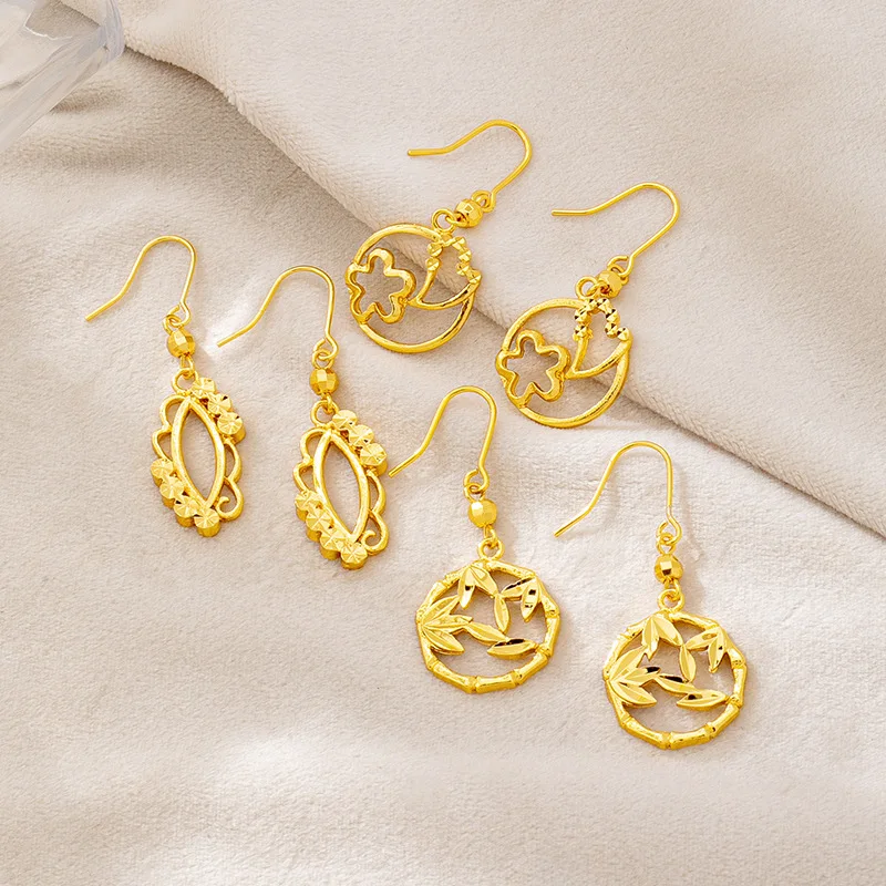 

Hollowed Flower Ear Hooks Women's 24K Gold AU999 - Retro flower ear hooks, elegant gold charm, perfect for stylish outfits
