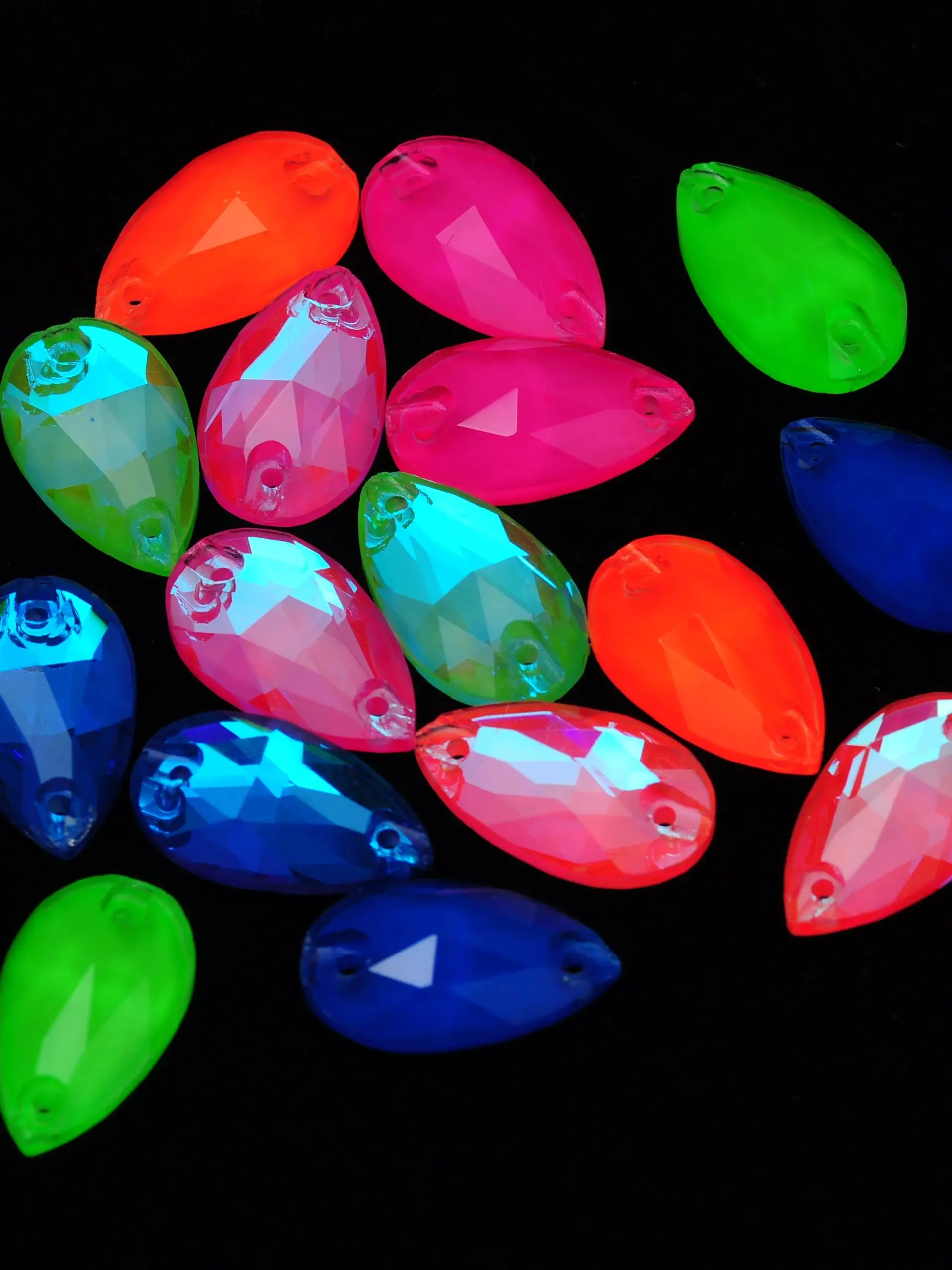 PUBRILEX Drop Neon K9 Genähte Glas-Strasssteine Flache Rückseite DIY Handarbeit Nähen Fluoreszierende Kristalle Edelsteine Für Taschen Kleidung – Detail 2