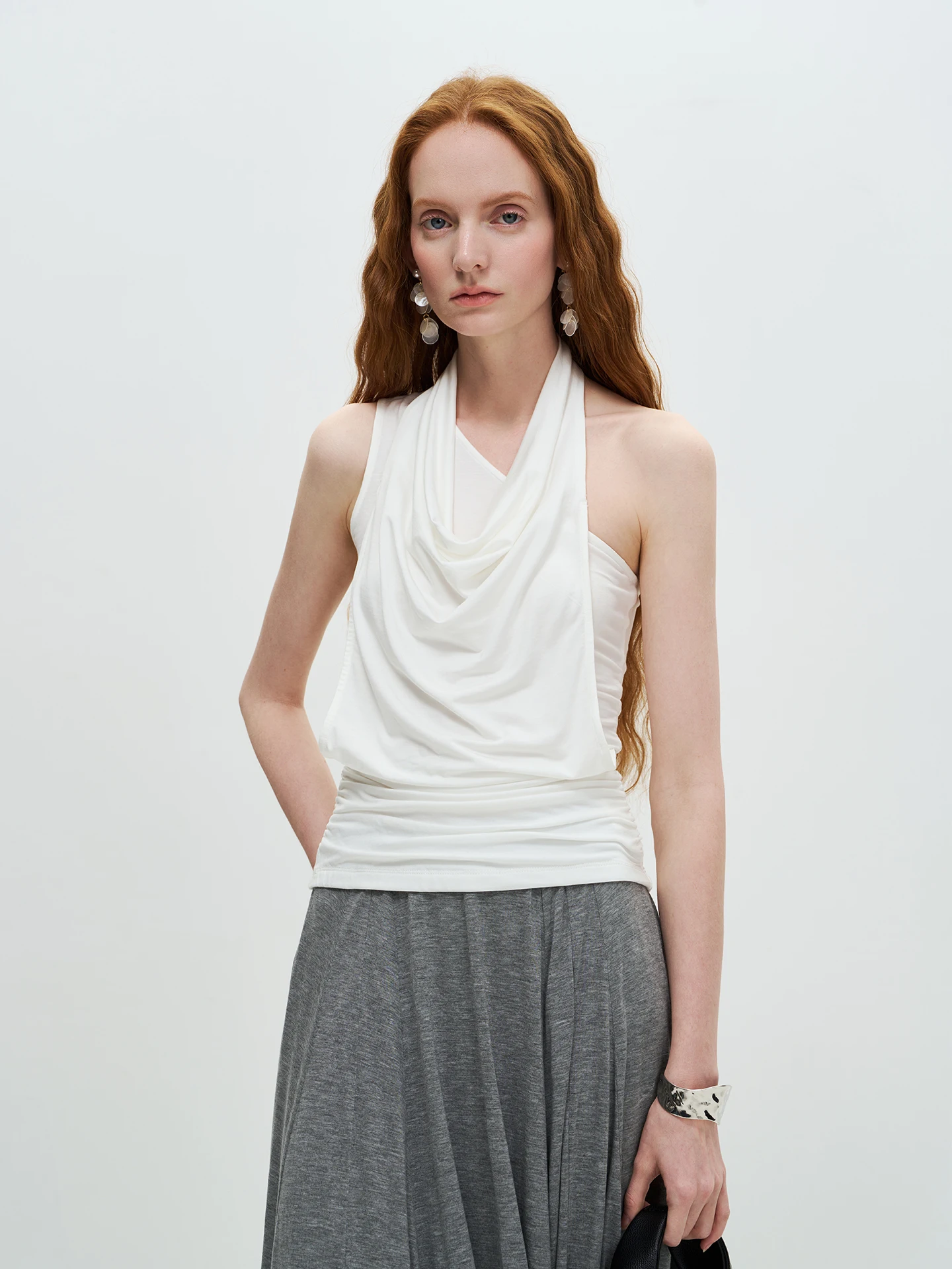 

LIMONN Silk Skin-Friendly Anti-Wrinkle Backless Design Summer Top Women's Vest Shirt Short Length Slim Fit Fashionable