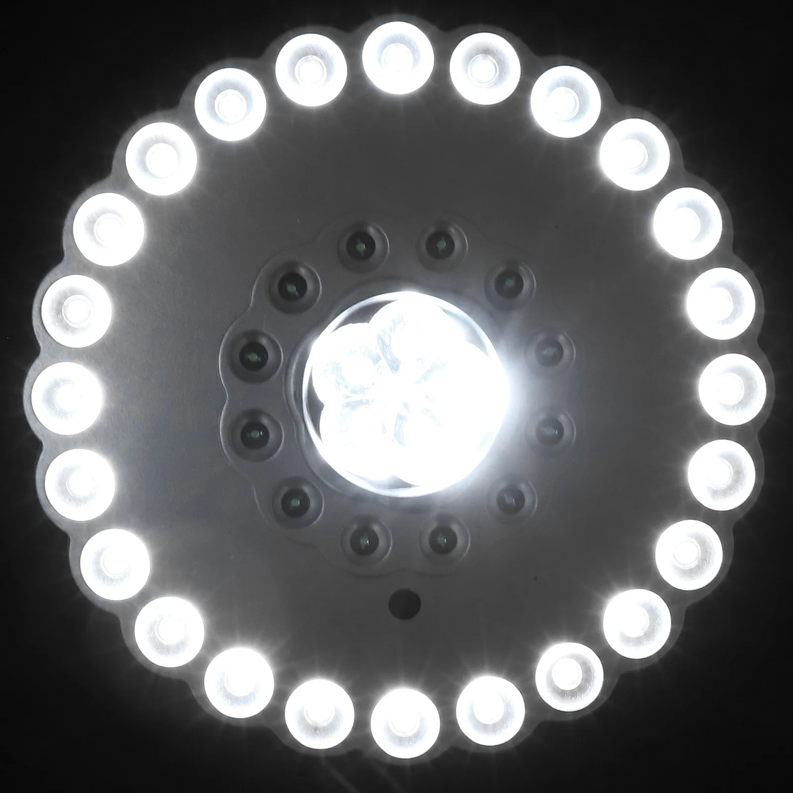 في الهواء الطلق 36 LED مصباح التخييم تعمل فناء مظلة القطب ضوء توفير خيمة فانوس معلق مصباح