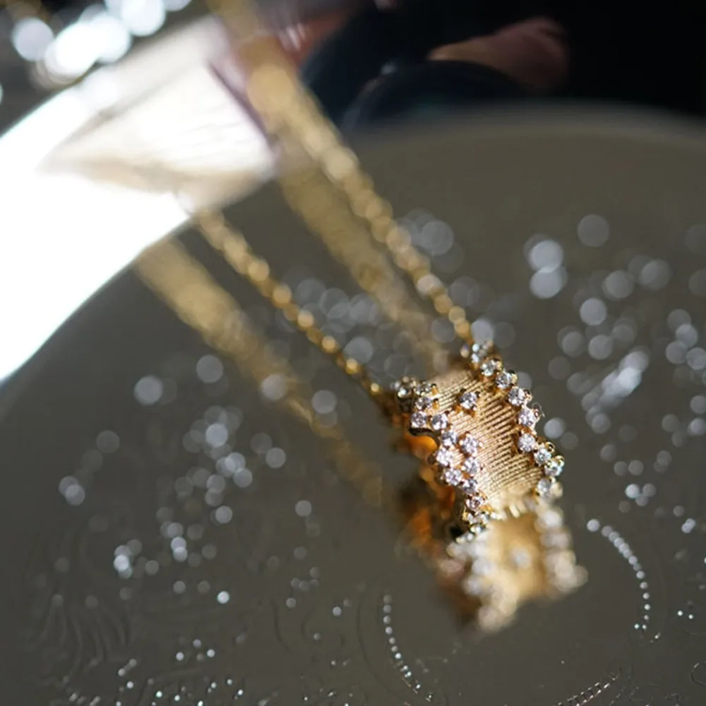 

2025NewPremiumNecklaceGracefulDelicateDesignDisplayingWomenNobleTemperamentChicLuxuryJewelry