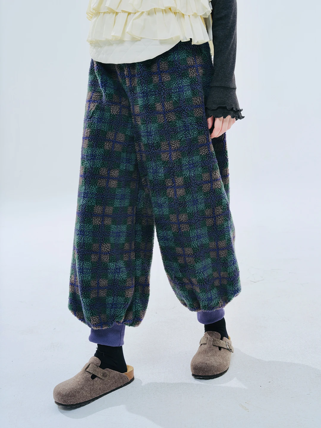 

IMAKOKONI original design autumn and winter lamb plush elastic waist green plaid floral pants women's 234408