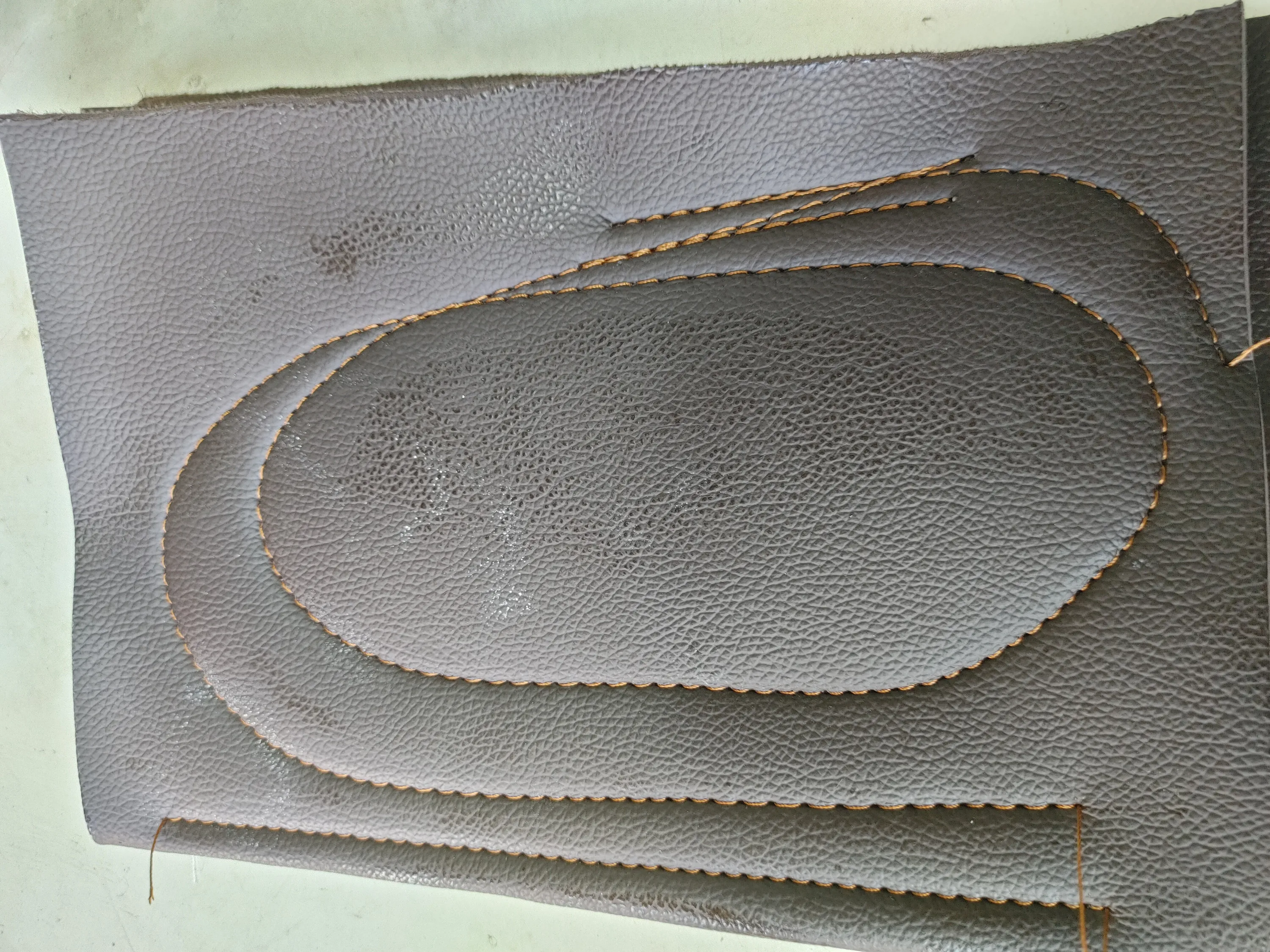 عالية الجودة Britex Br-246 واحد N-e-dle عالية السرعة اسطوانة السرير الثقيلة D-u-ty ماكينة خياطة الغرز المتشابكة سعر الجلود