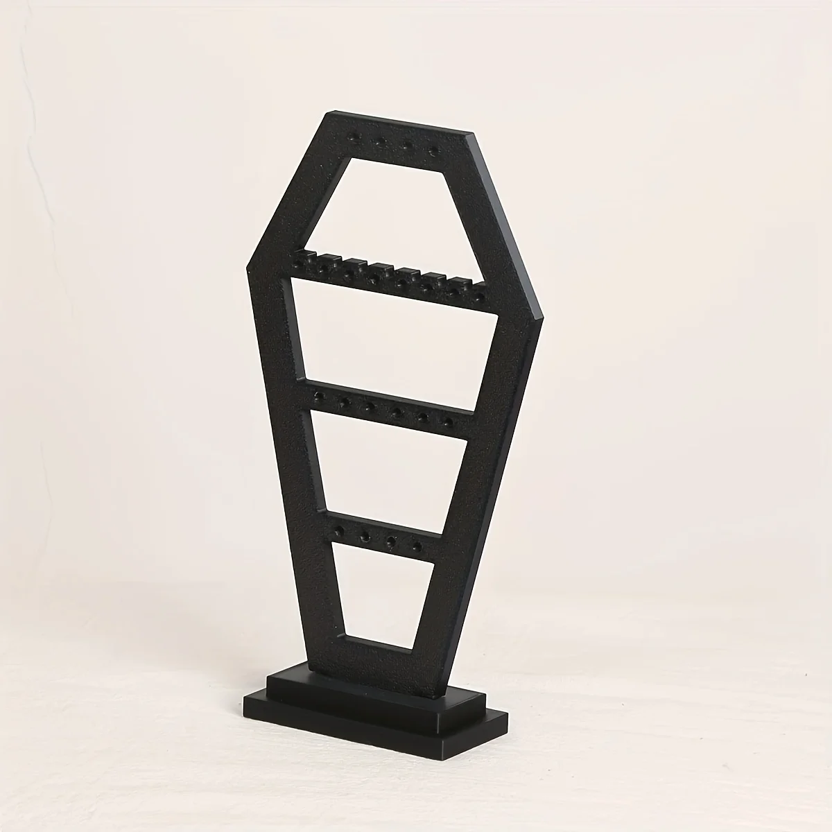 Gotischer Sarg-Ohrringhalter Schwarz Schmuckorganizer mit Löchern Desktop-Ohrringständer für Gothic-Heimdekoration Halloween-Geschenk – Detail 8