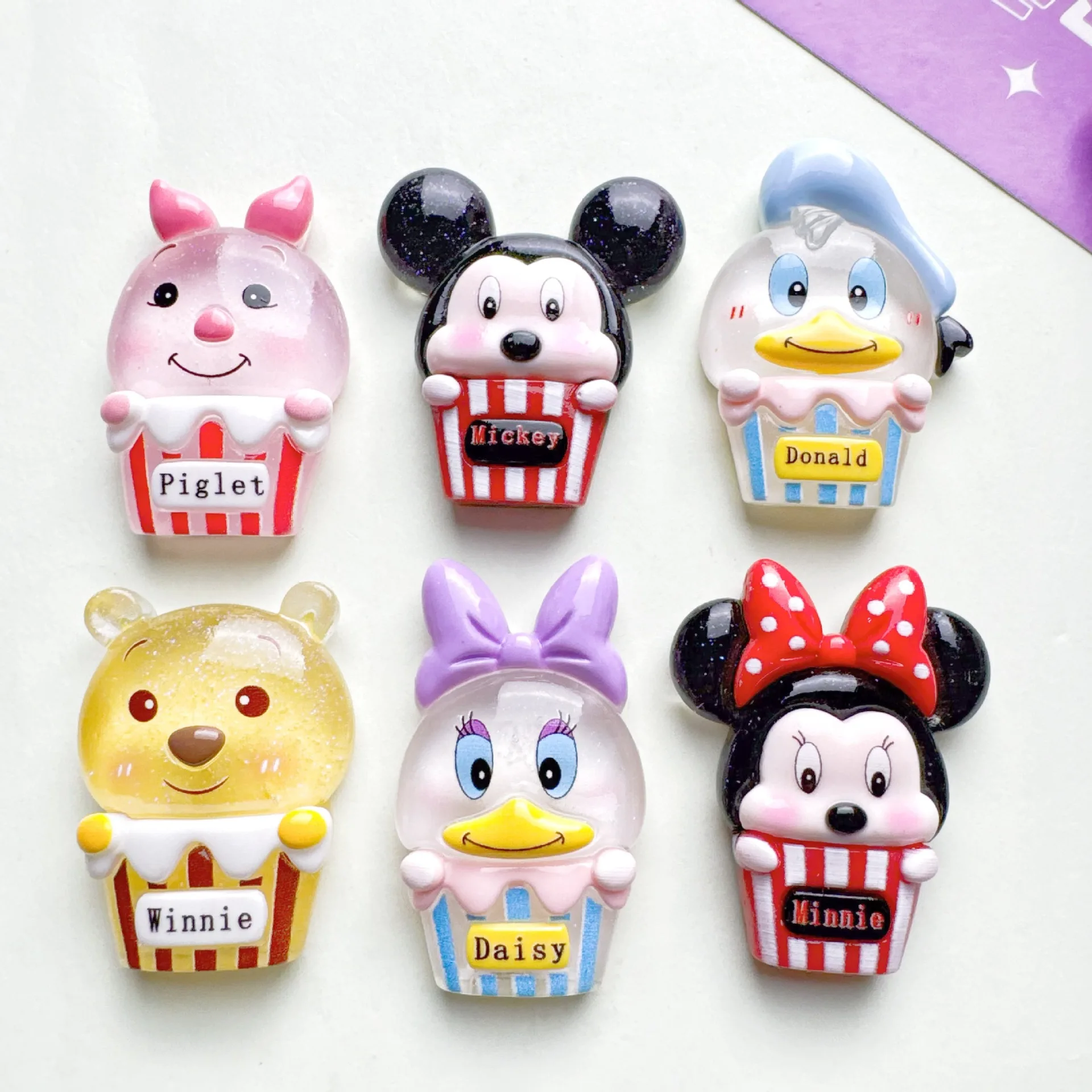 2 pçs acessórios de resina luminosa grande dos desenhos animados mickey personagem diy creme cola acessórios para o cabelo caso do telefone móvel lixo encantos