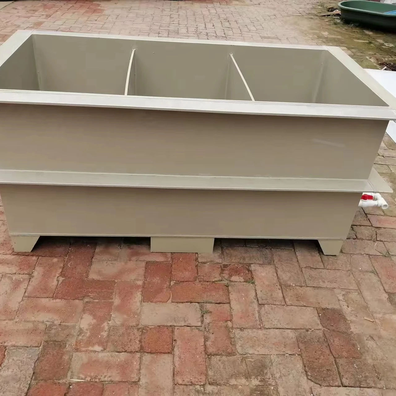 

2025 Custom Designed PP Water Tank with Pressure Vessel and Pump 220V 1-Year Warranty Available in Turkey