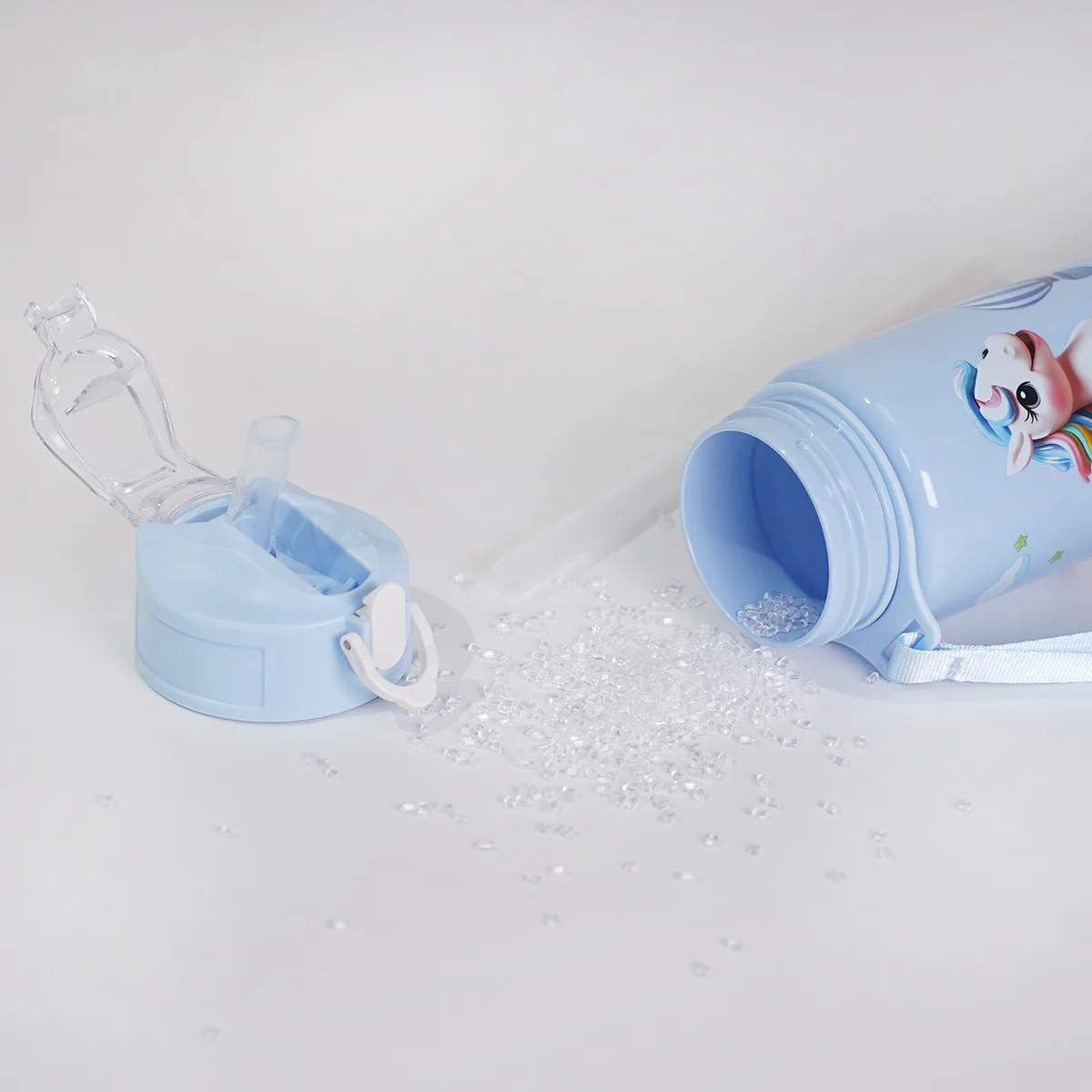 750ml Cute Portable Water Bottle with Handle Multiple Colors Available for Outdoor Camping Gym Use