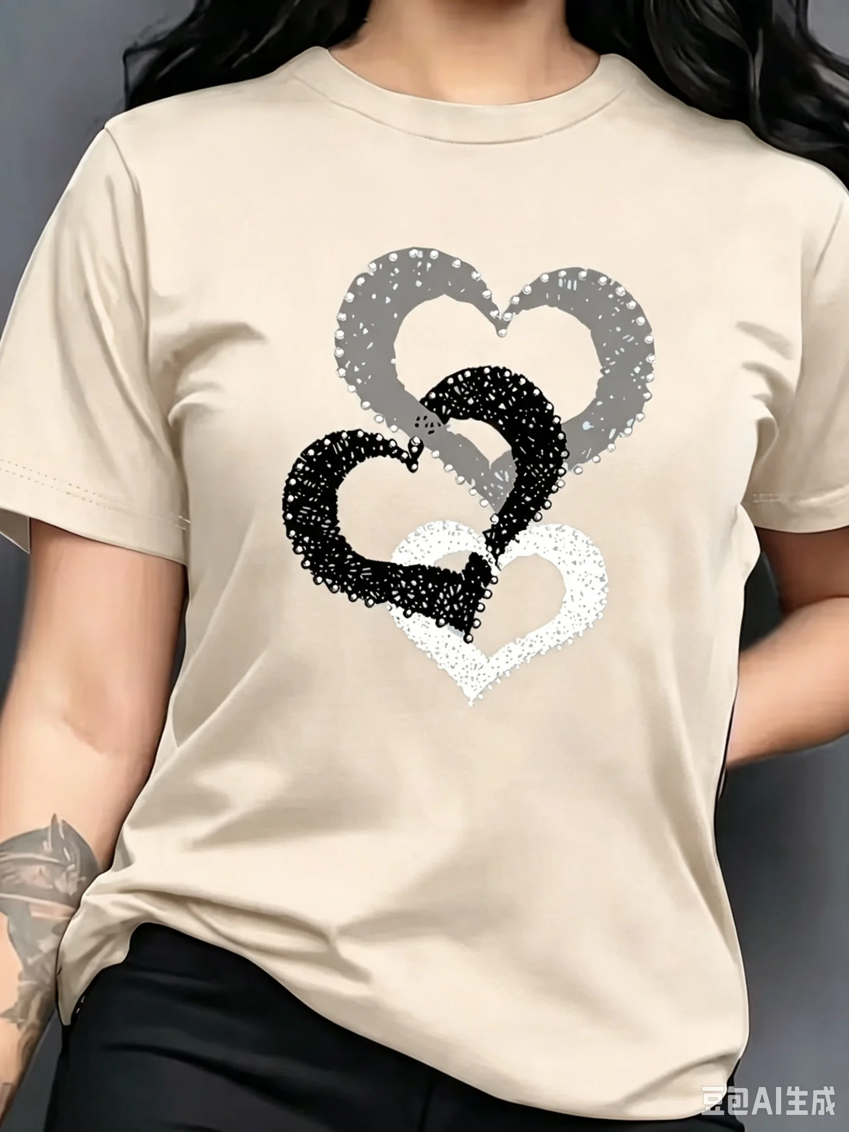 Summer New Three Hearts Print Pattern Women's T-shirt Summer Casual Round Neck Short Sleeved Outdoor Sport Casual Women Clothing image 4