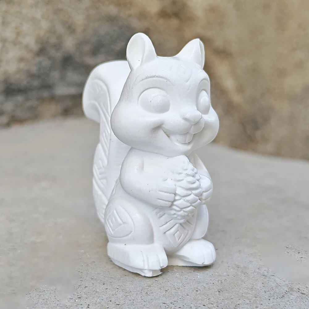 1.8 Inch Squirrel Ornament, made of resin, animal-themed. Suitable for centerpieces, New Year's gifts, creative desktop decorations, Christmas decorations, back-to-school gifts, home decor, and Halloween decorations