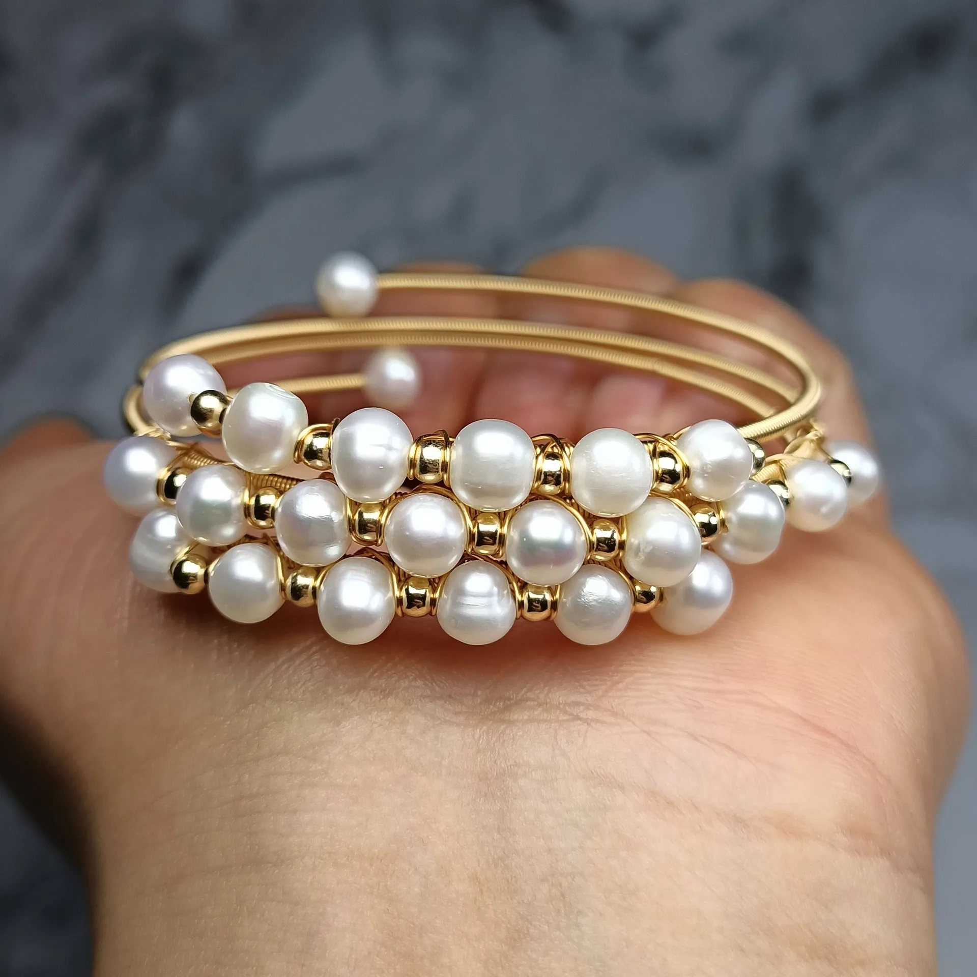Hochwertige 100 % natürliche Süßwasserperle, 14 Karat Gold gefüllt, weiblich, dreilagig, Armreif, Promotion, Weihnachtsgeschenke, kein Verblassen, günstig – Detail 5