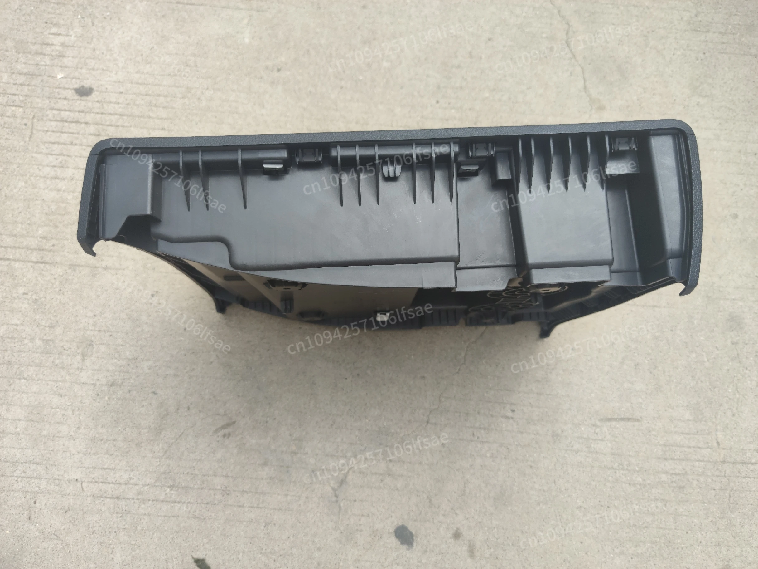 FOR Mercedes-Benz New Vito Armrest Box, Vito Central Armrest Box, Middle Water Cup Holder, Glove Box, Armrest Box Button