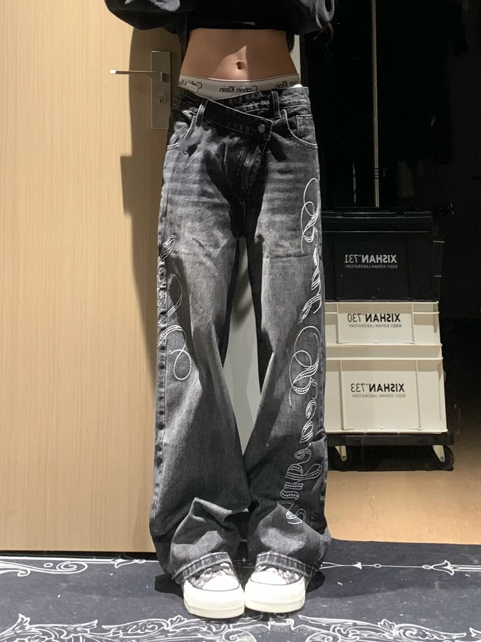 Retro Washed American High Street Vibe Embroidered Slant Straight Leg Jeans Men's Loose Casual Long Pants Denim Jeans