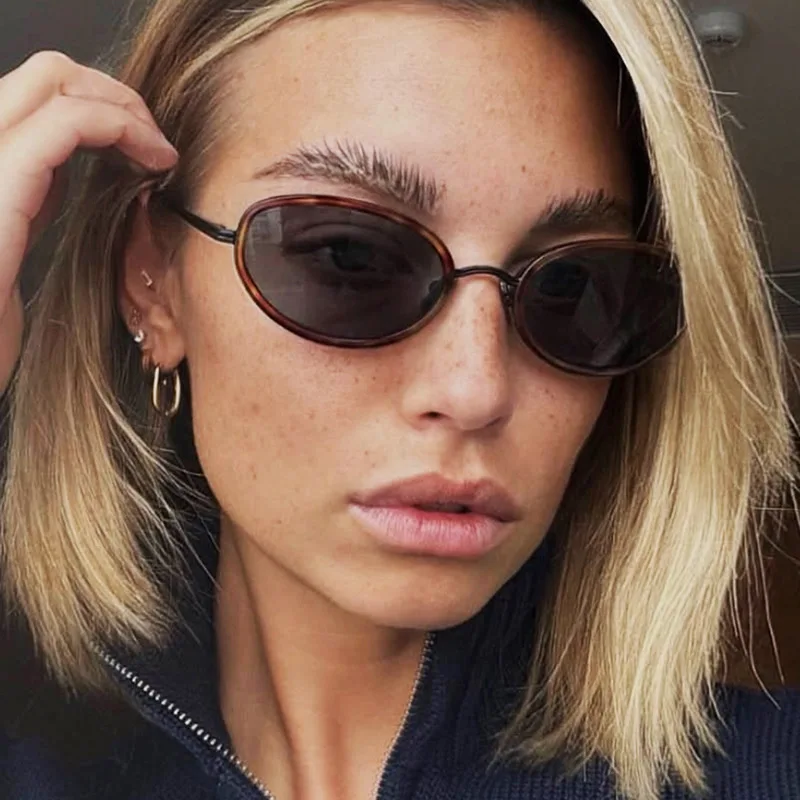 Stylish Vintage Oval Sunglasses with Delicate Metal Tortoiseshell Frame Sun Glasses for Unisex Outdoor Shade UV400 Sunscreen