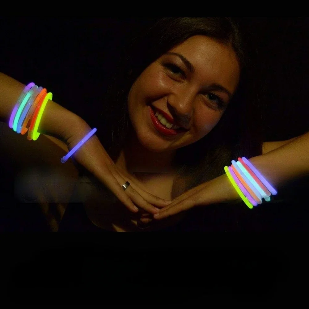 

Glow Sticks Bracelets Bulk Wholesale, Glow Bracelets, Bright Color, Glow 8-12 Hrs, Connectors Included,Glow Party Favor Supplies