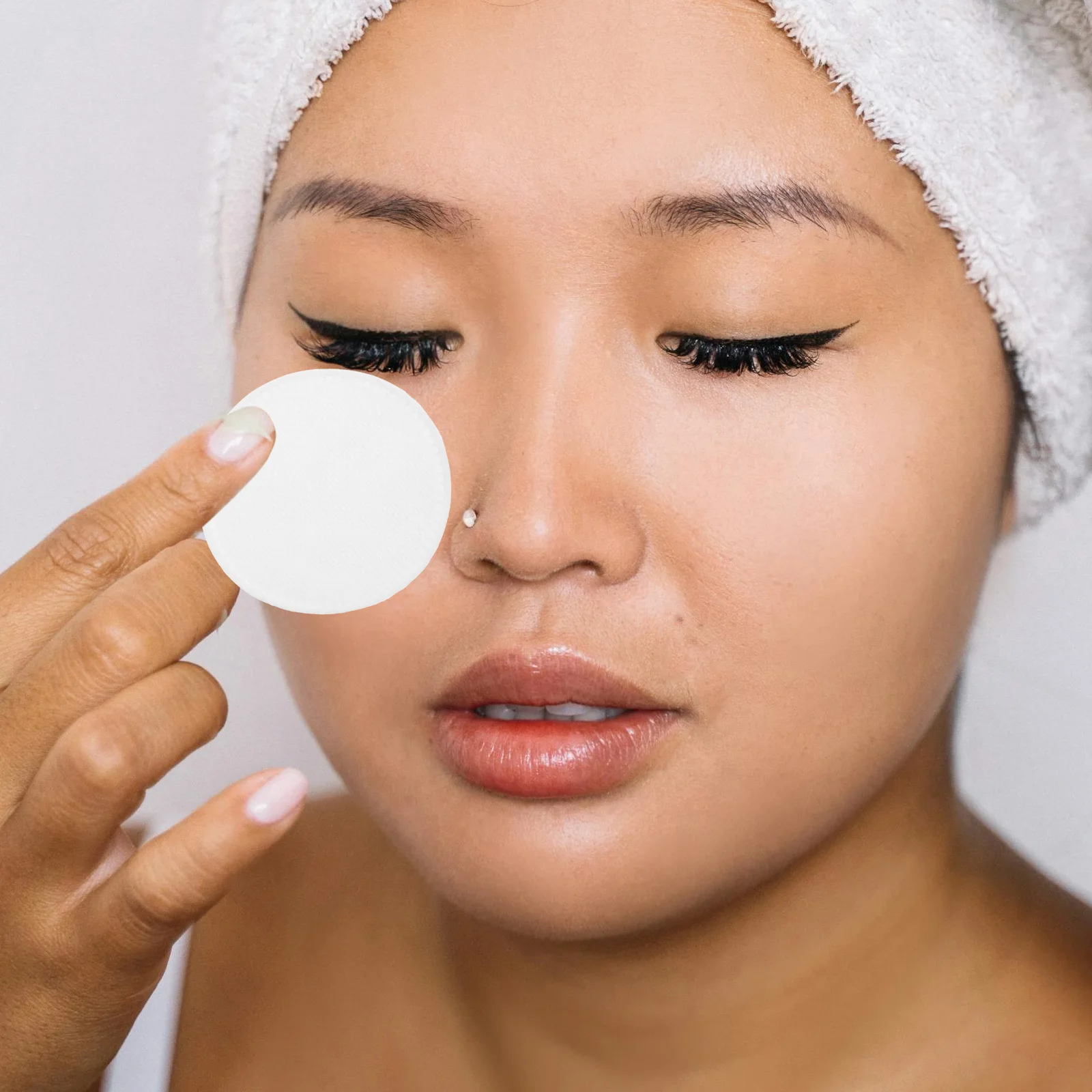 

100pcs Makeup Cotton Pure Cotton Thickened Double-Sided Reusable Washable Facial Cleansing Pads For Sensitive Skin Makeup