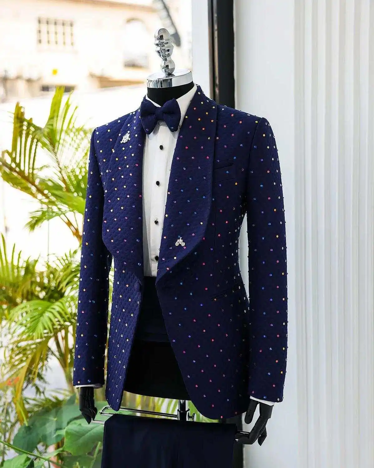 Esmoquin de boda a la moda para hombre, chal de champán, solapa con cuentas, chaqueta de fiesta de graduación, ropa de novio, pantalones negros, 2 piezas