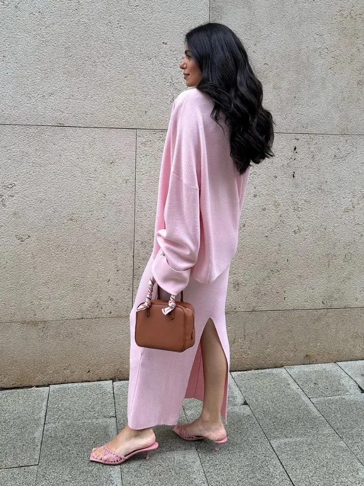 Laxsesu 2026 مجموعة نسائية محبوكة على الموضة سترة ناعمة بأكمام طويلة تنورة قصيرة أنيقة للخريف والشتاء بدلة سترة وردي وأبيض وبيج