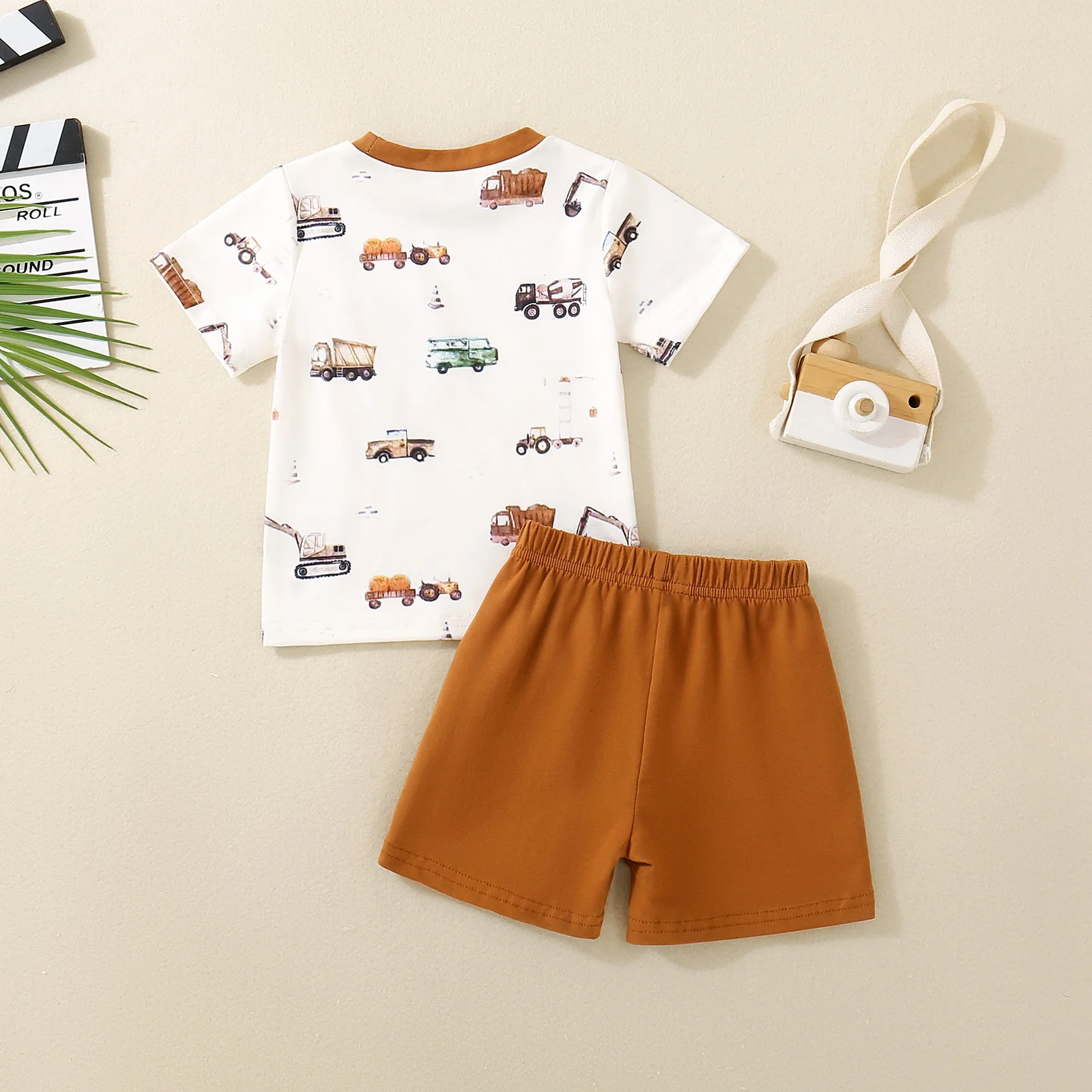 Summer Infant Boys' Car Print Short Sleeve T-Shirt with Pocket And Brown Shorts Two-Piece Set for Babies And Toddlers