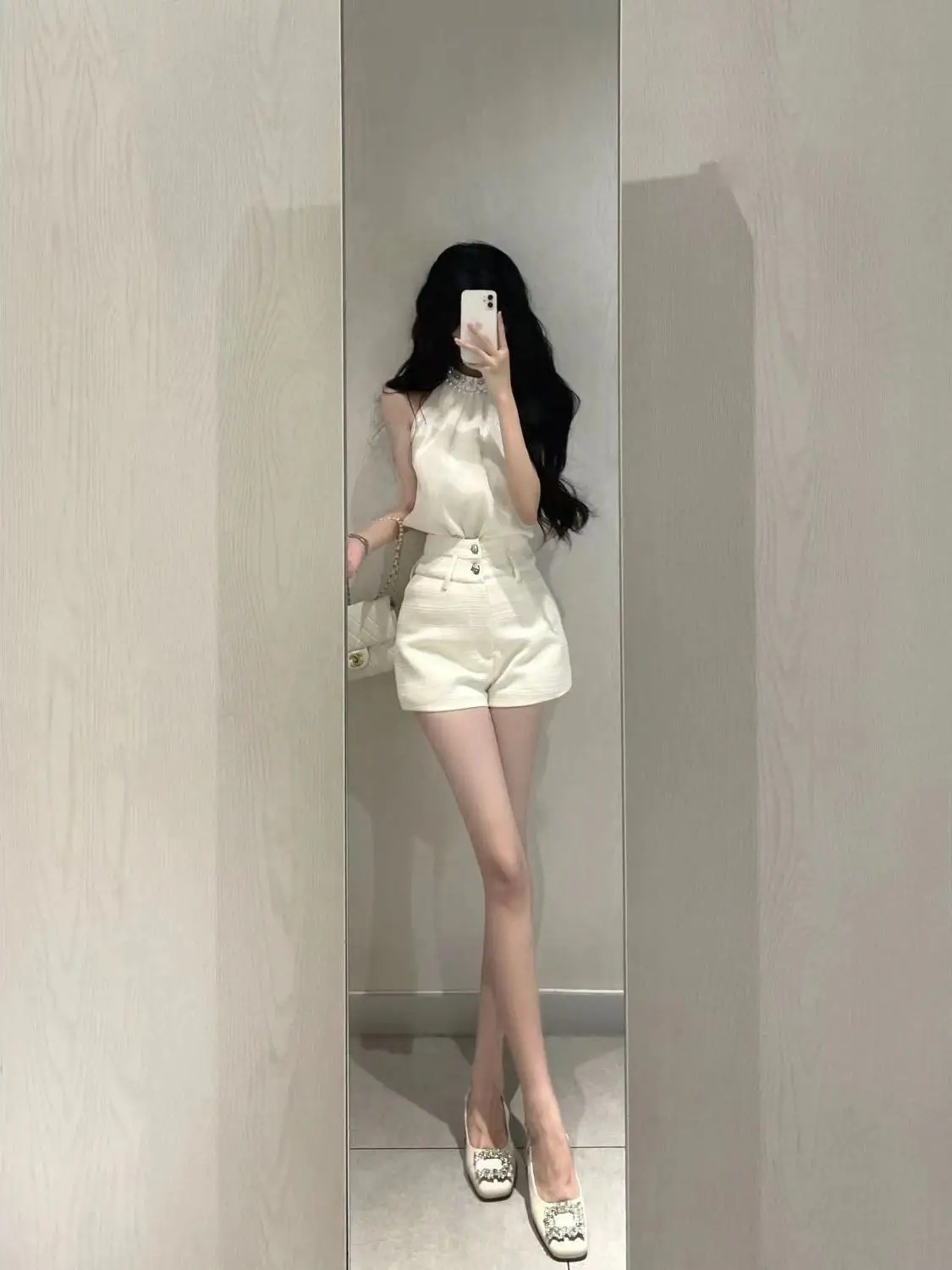 Summer New Women's Set Small Fragrance Style Embroidered Rhinestone Hanging Neck Strap Top Shorts Two-Piece Set Luxury Fashion