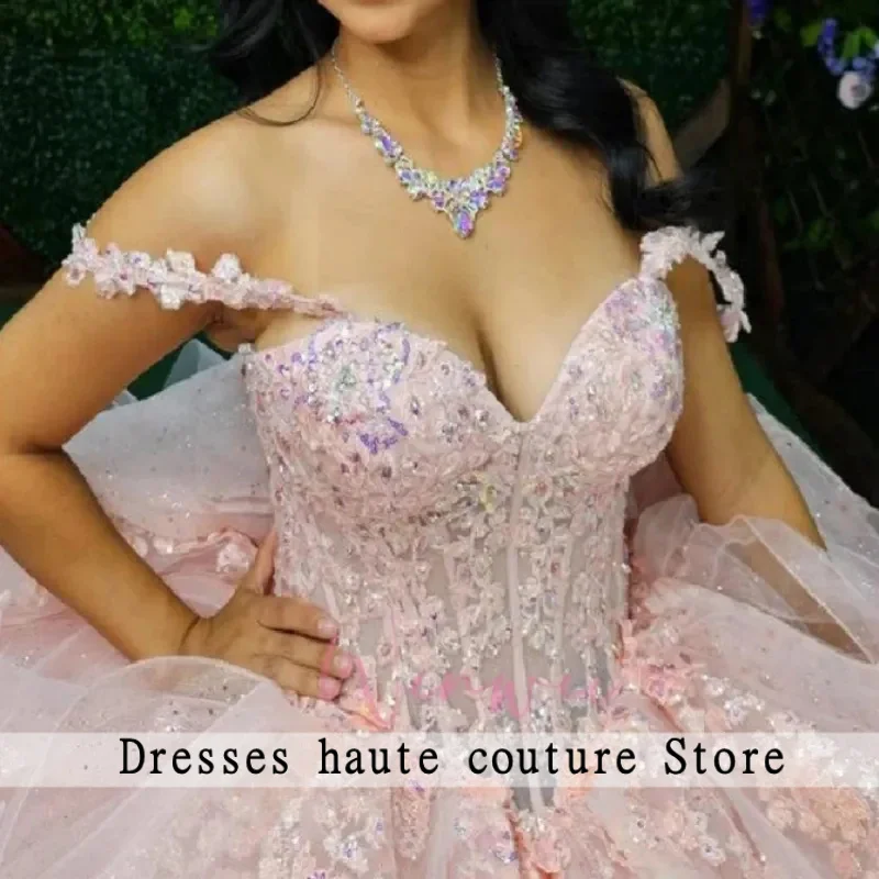 فساتين Quinceanera باللون الوردي اللامع قبالة الكتف مزين بالدانتيل مطرز بالكريستال المتدرج تول الحلو 16 فستان Vestido De 15