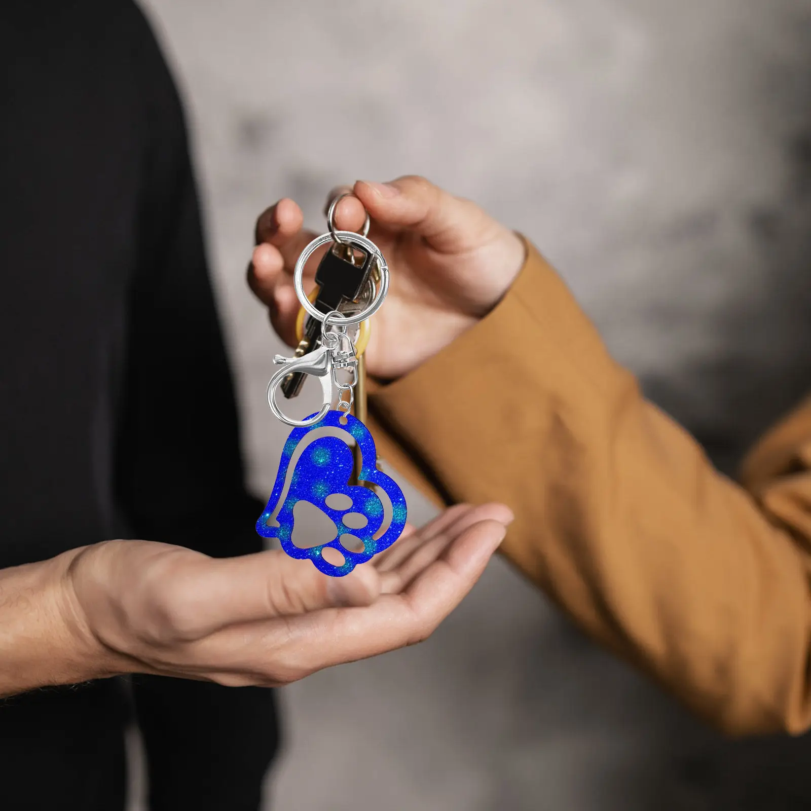 

Набор из 4 силиконовых форм для брелоков: для создания ароматических подвесок, изделий из смолы, гибких антипригарных форм для автомобильных ароматизаторов, принадлежности для литья