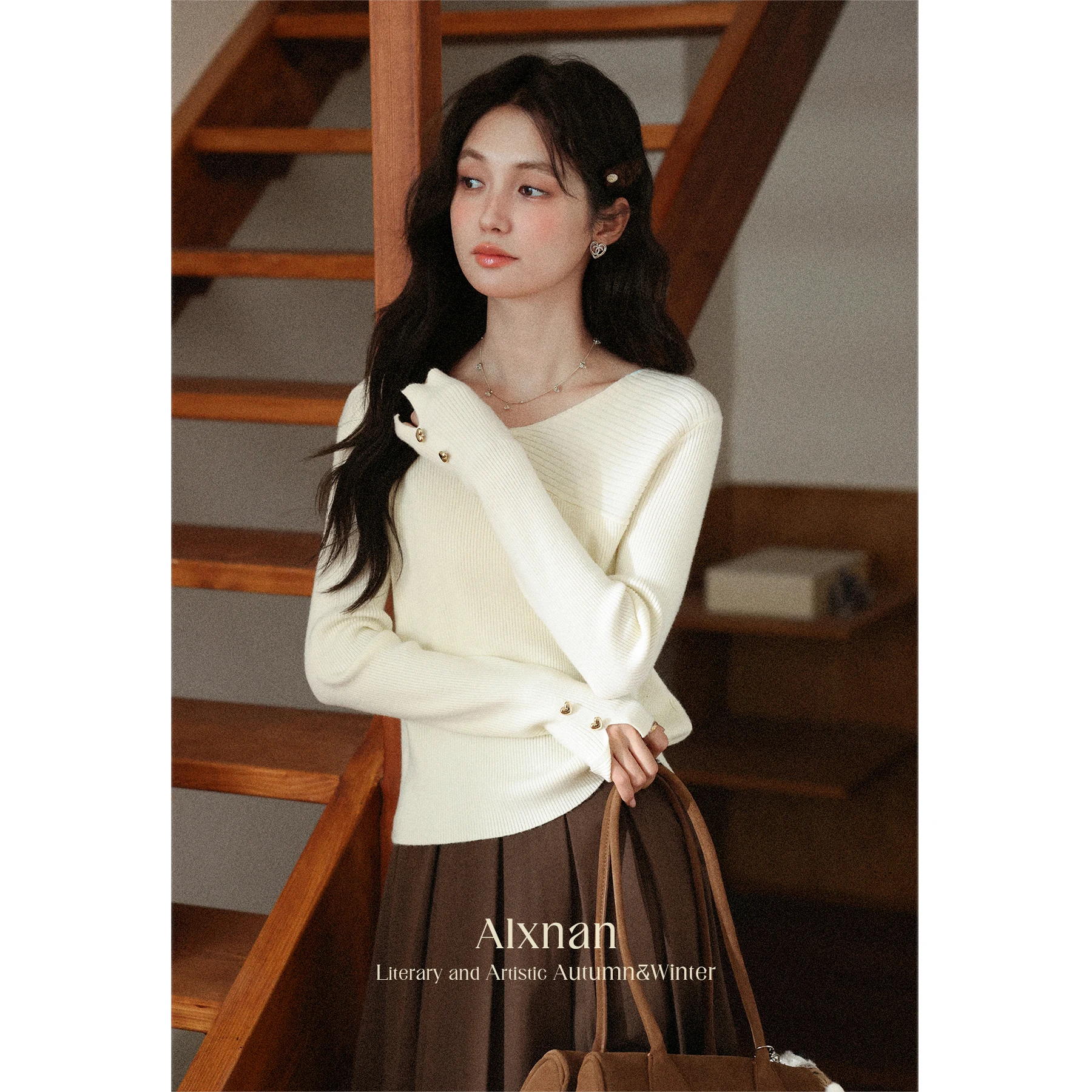 ALXNAN Plus Size White Sweater Chic Neckline Heart-shaped Metal Button Design Women Pullovers Long Sleeve Knitwear Female D12531
