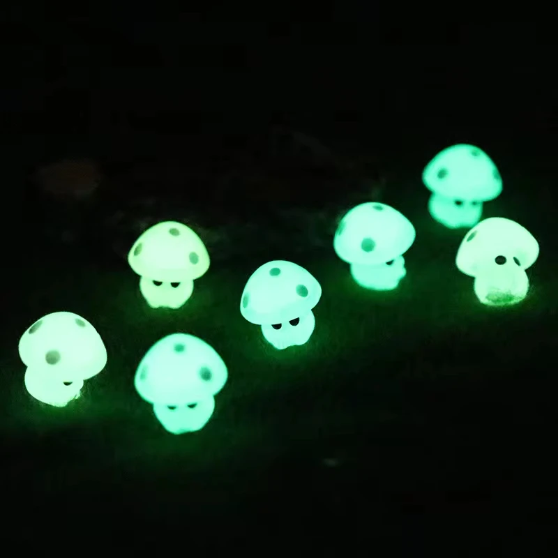 50PCS Mini Mushroom Elf Moss Microlandscape Decoration Miniature Luminous Mushrooms Fairy Garden Accessories Home DIY Decor