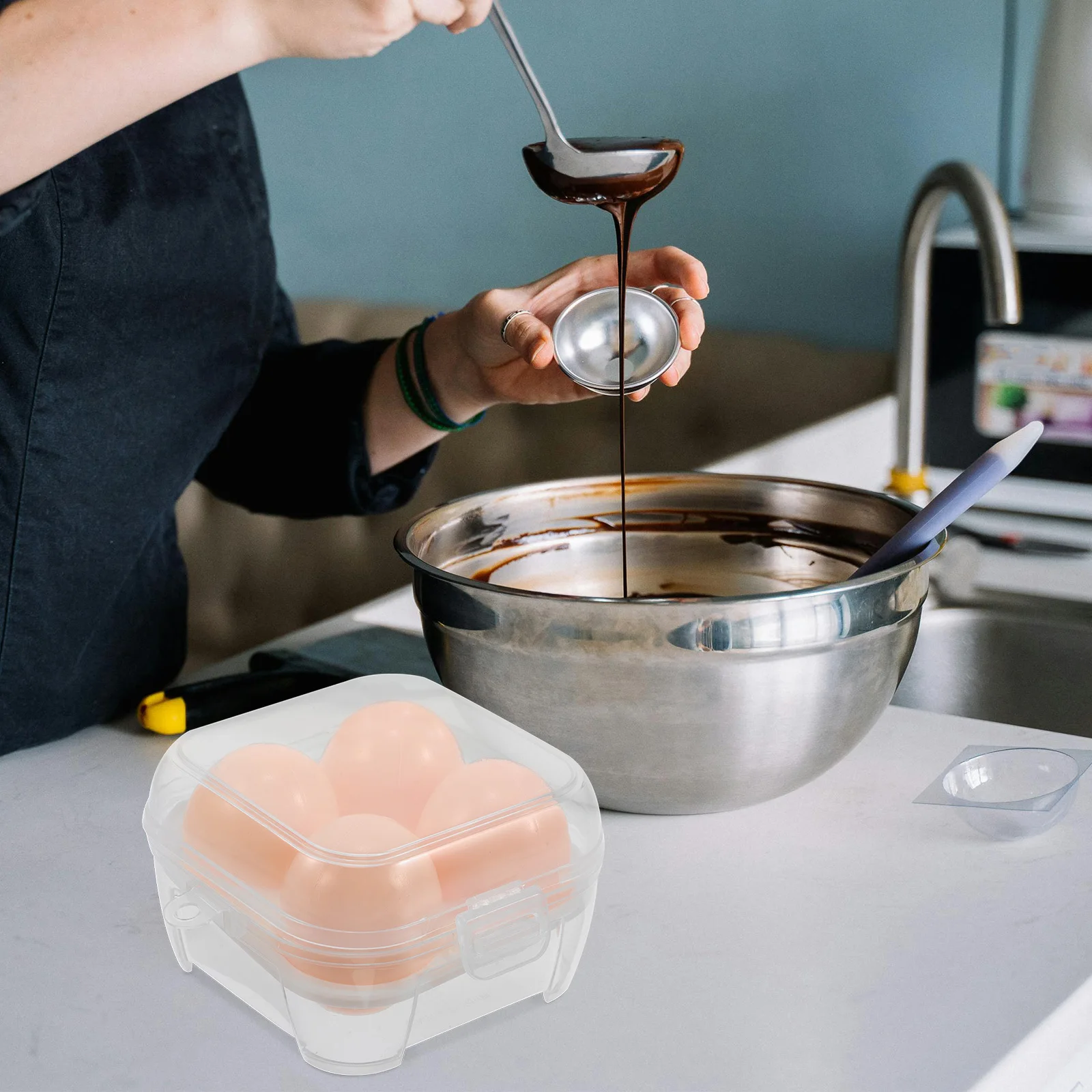 

2Pcs Outdoor Egg Storage Box Portable Shockproof Egg Holder Plastic Container for Camping Travel Outdoor Eggs Storage Box