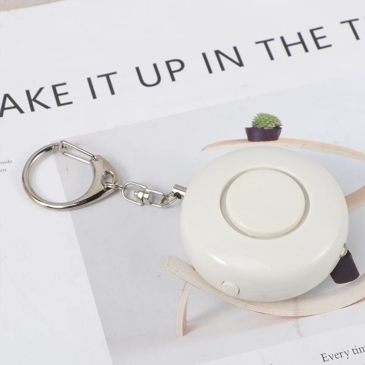 إنذار ضد الذئب 125Db بصوت عال الأمن الشخصي تنبيه صفارة الإنذار في حالات الطوارئ لكبار السن ركض العمال الليلي المفاتيح الذعر الصغير